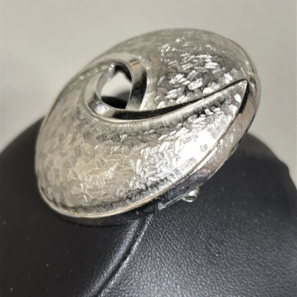 Vintage Pastelli Signed Elegant Silver Swirl Brooch Statement Brushed